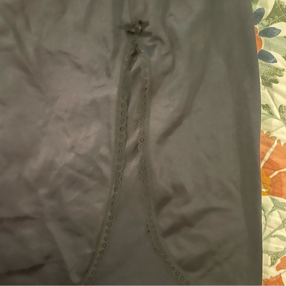 Vassarette‎ Black Midi Slip - Picture 4 of 5